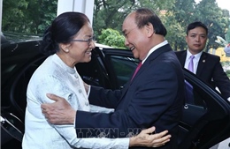 Thủ tướng Nguyễn Xuân Phúc tiếp Chủ tịch Quốc hội Lào 