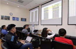 Chứng khoán ngày 22/4: Dòng tiền bắt đáy mạnh, các chỉ số giảm nhẹ