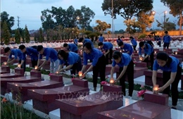 Thắp nến tri ân các Anh hùng Liệt sỹ tại Nghĩa trang Liệt sỹ tỉnh Bình Thuận