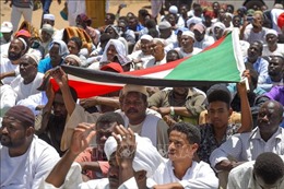 Phong trào biểu tình ra yêu sách mới với hội đồng chuyển tiếp Sudan