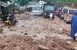  Mưa lớn gây sạt lở làm ách tắc Quốc lộ 4G, Sơn La