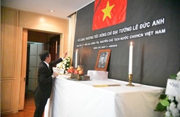 Đại sứ quán Việt Nam tại Thái Lan tổ chức trang trọng lễ viếng và mở Sổ tang nguyên Chủ tịch nước Lê Đức Anh