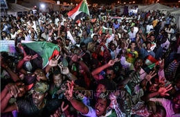  Phe biểu tình từ chối đàm phán với Hội đồng quân sự chuyển tiếp Sudan 
