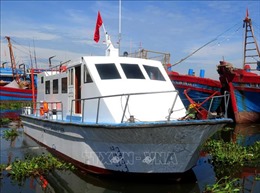 Bàn giao tàu tuần tra cho Ban quản lý Khu bảo tồn biển Lý Sơn