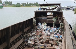 Nhập lậu 7 tấn sắt phế liệu từ Campuchia về Việt Nam