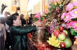 Chủ tịch Quốc hội thăm khu Di tích Chủ tịch Hồ Chí Minh tại tỉnh Udon Thani và gặp gỡ kiều bào