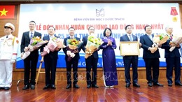 Bệnh viện Đại học Y dược TP Hồ Chí Minh đón nhận Huân chương Lao động Hạng Nhất