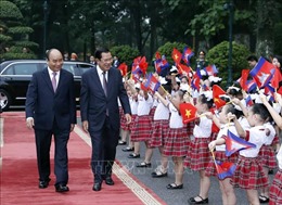 Thủ tướng Nguyễn Xuân Phúc chủ trì Lễ đón Thủ tướng Campuchia