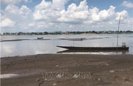 Nước sông Mekong tại tỉnh Nakhon Phanom của Thái Lan đang cạn nhanh