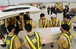 Gần một nửa số nạn nhân bị thiệt mạng trong container ở Anh được đưa về nước