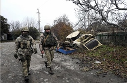 Hai phe xung đột ở miền Đông Ukraine hoãn kế hoạch rút quân giai đoạn cuối