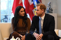 Cặp đôi Harry và Meghan chính thức rời khỏi Hoàng gia Anh