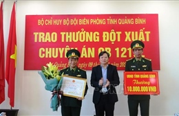 Khen thưởng lực lượng triệt phá đường dây mua bán, vận chuyển 60.000 viên ma túy 