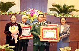 Lào trao tặng Huân, Huy chương cho tập thể, cá nhân của Quốc hội Việt Nam