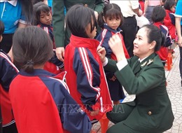 Chương trình &#39;Xuân Biên phòng - Ấm lòng dân biên giới 2020&#39; tại Quảng Bình