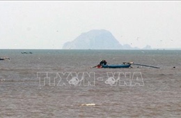 Khẩn trương tìm kiếm ngư dân mất tích trên biển ở Nghệ An