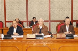 Tổng Bí thư, Chủ tịch nước chủ trì họp Bộ Chính trị về công tác phòng, chống dịch COVID-19