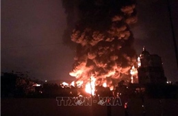Cháy lớn nhà xưởng chứa lốp ô tô và dầu máy tại Cẩm Phả