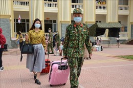 98 người hoàn thành cách ly tại Hà Nội trở về nhà