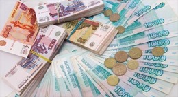 Đồng ruble của Nga giảm xuống mức thấp nhất trong bốn năm 