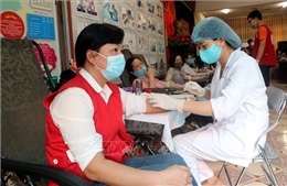 Người dân Nam Định tham gia hiến máu an toàn trong mùa dịch COVID-19