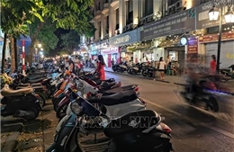 Trả lại vỉa hè cho người đi bộ ở Hà Nội 