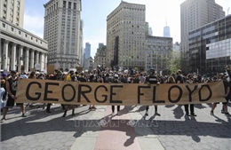New York tổ chức thắp nến tưởng niệm công dân da màu George Floyd