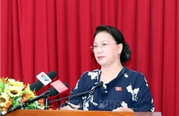Chủ tịch Quốc hội tiếp xúc cử tri tại Cần Thơ