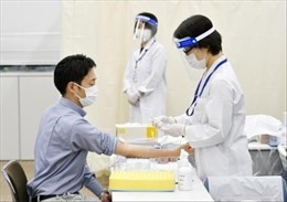 Ngừng xét nghiệm diện rộng, Nhật Bản tập trung vào ca nguy cơ cao mắc COVID-19