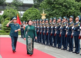 Chủ tịch Quốc hội thăm và làm việc tại Quân chủng Phòng không - Không quân