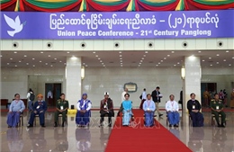 Hội nghị Hòa bình Panglong kết thúc với việc ký kết Hiệp định liên bang Phần III