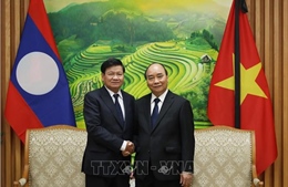 Thủ tướng Nguyễn Xuân Phúc tiếp, hội đàm với Thủ tướng Lào Thongloun Sisoulith