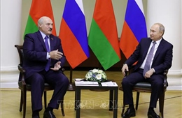Tổng thống Belarus A. Lukashenko điện đàm với Tổng thống Nga V. Putin