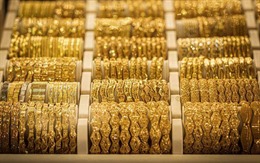 Vàng và dầu thế giới đồng loạt tăng giá