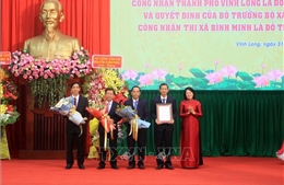 Phó Chủ tịch nước dự Lễ đón nhận danh hiệu Anh hùng Lao động tại Vĩnh Long