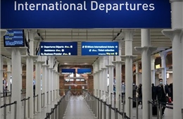 Canada tạm thời đóng cửa biên giới với các chuyến bay thương mại từ Anh