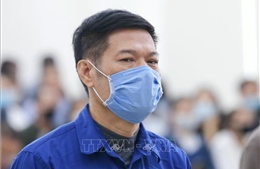 Xét xử vụ án tại CDC Hà Nội: Bị cáo Nguyễn Nhật Cảm bị tuyên phạt 10 năm tù
