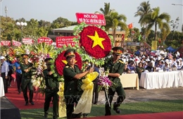 Dâng hương tưởng niệm Anh hùng Lực lượng Vũ trang nhân dân Phan Thị Ràng