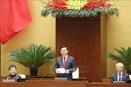 Chủ tịch Quốc hội Vương Đình Huệ điều hành phiên họp đầu tiên