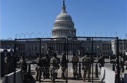 Mỹ truy tố 2 đối tượng tấn công lực lượng cảnh sát ở Đồi Capitol