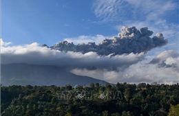 Indonesia: Núi lửa Sinabung lại phun trào cột tro bụi cao khoảng 3 km