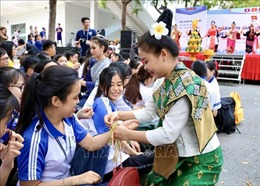 Tổ chức triển lãm &#39;Đặc trưng văn hóa vùng biên giới và tình đoàn kết hữu nghị Việt - Lào&#39; 