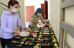 Ấm tình người nơi tâm dịch