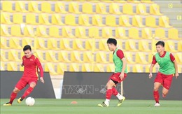 Tuyển Việt Nam làm quen sân Zabeel, chuẩn bị cho trận đấu với UAE 