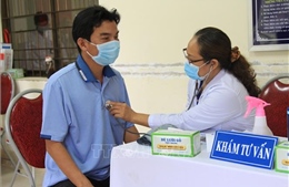 Tiêm vaccine phòng COVID-19 tại Côn Đảo, Đà Nẵng