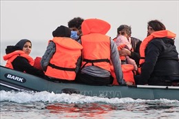 Pháp giải cứu 108 người di cư trên biển Manche