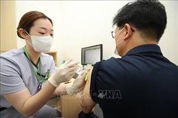 Hàn Quốc lo ngại về nguy cơ thiếu vaccine phòng COVID-19