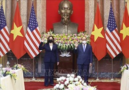 Chủ tịch nước Nguyễn Xuân Phúc tiếp Phó Tổng thống Hoa Kỳ Kamala Harris 