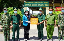 Phó Chủ tịch nước Võ Thị Ánh Xuân thăm, động viên lực lượng phòng, chống dịch