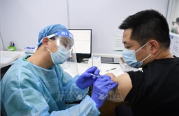 Trung Quốc bắt đầu tiêm mũi vaccine tăng cường chuẩn bị cho Olympic mùa Đông 2022